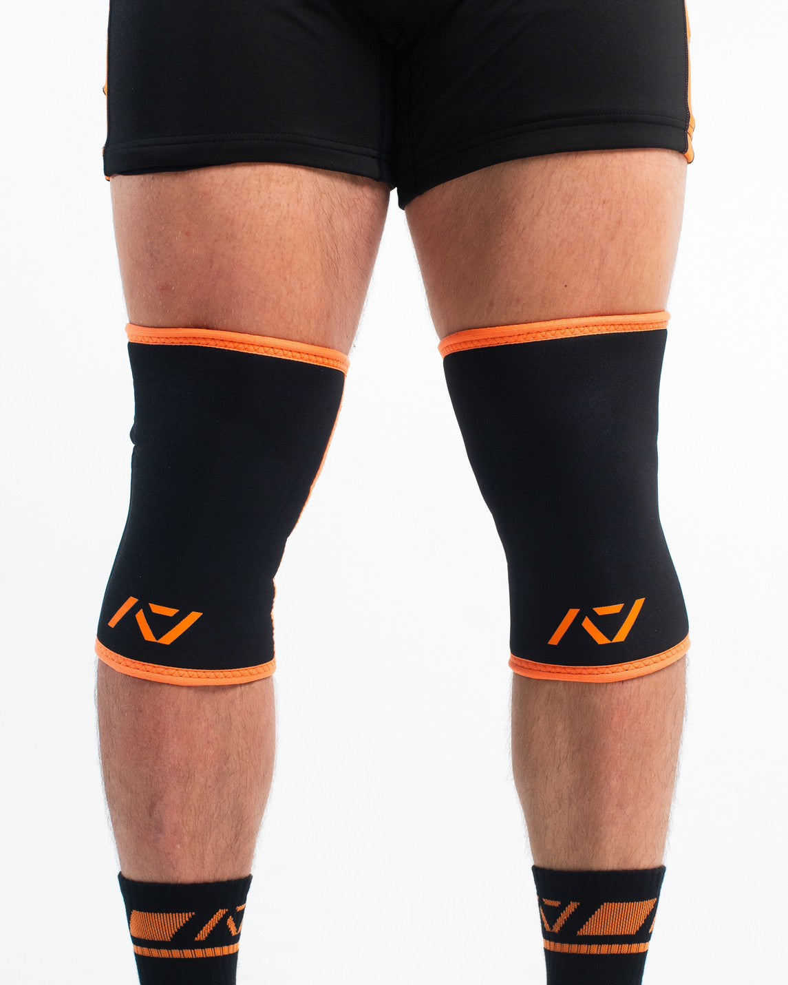 LINE_ALBUM_HourglassKneeSleeve