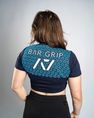 A7 USAPL True-Fit Bar Grip Cropシャツ Navy Women's